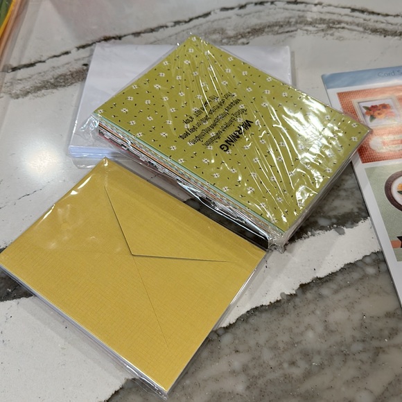 3 Birds Studio Quilled Cardmaking Kit Graceful Season Collection w/ Dime Florals - Picture 4 of 7